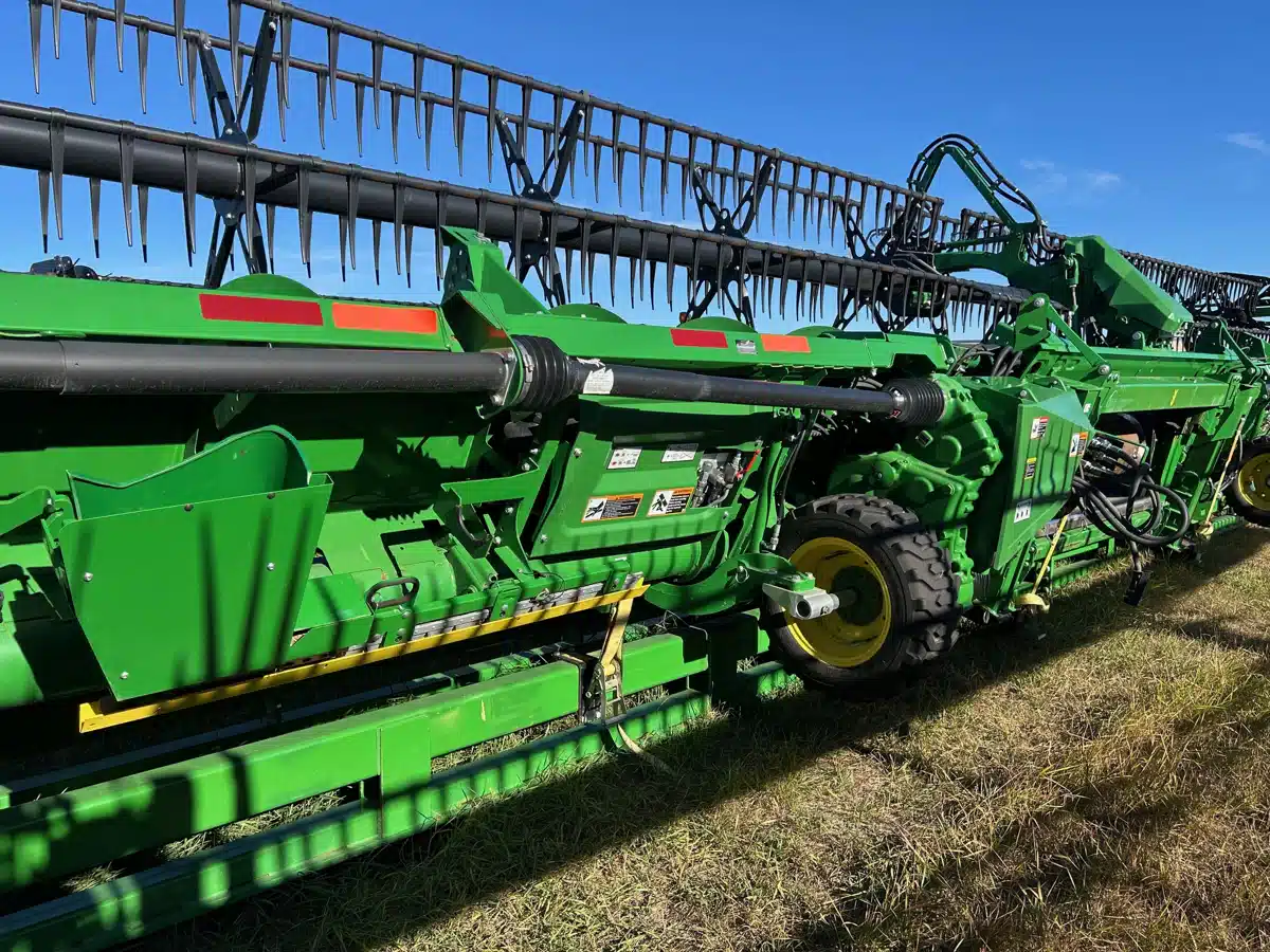 Gallery image 1 for Used 2021 John Deere HD45R Header Combine