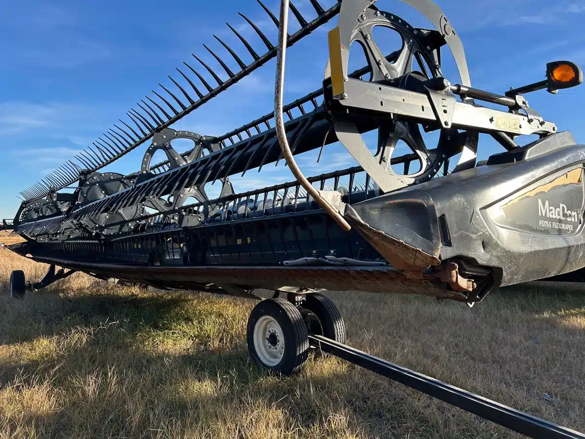 Gallery image 2 for 2018 MacDon FD75 Header Combine