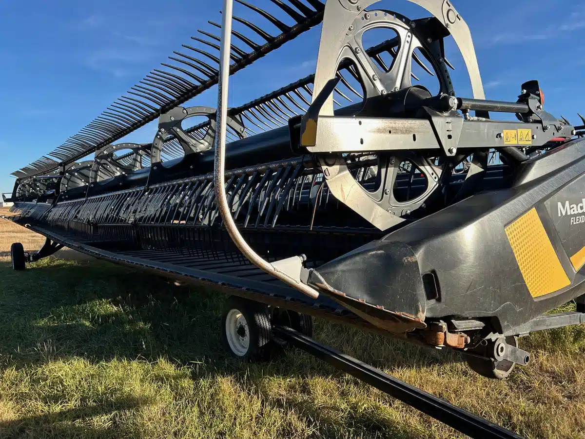 Gallery image 2 for 2020 MacDon FD140 Header Combine