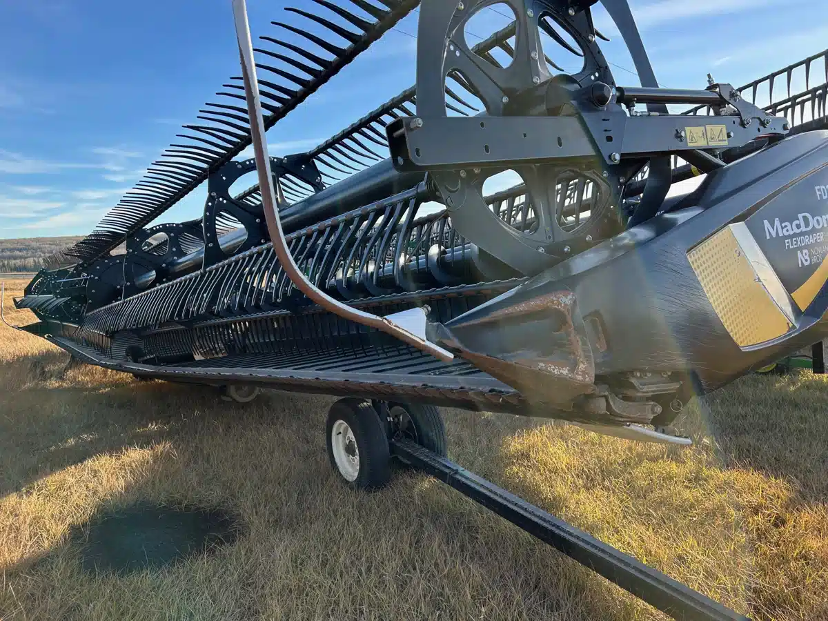Gallery image 2 for Used 2019 MacDon FD75 Header Combine