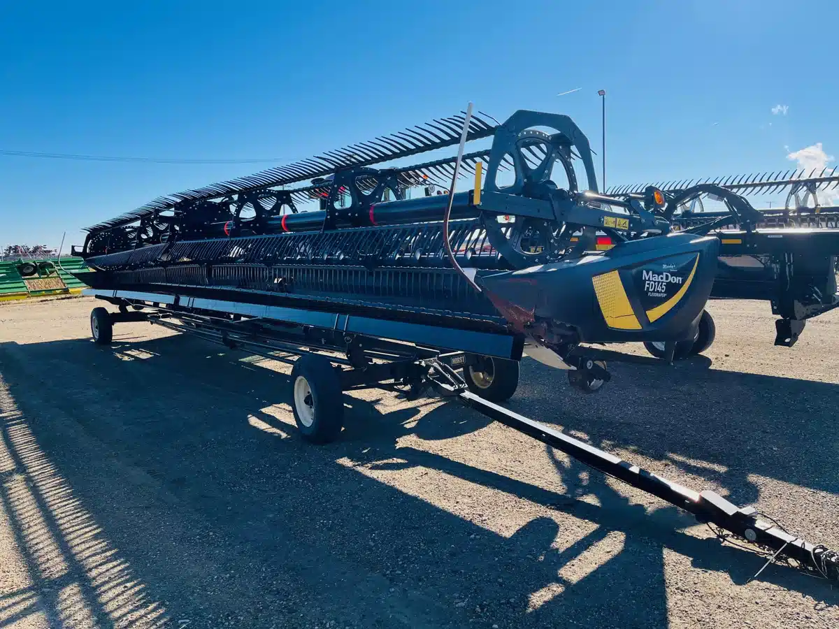 Gallery image 2 for 2018 MacDon FD75 Header Combine