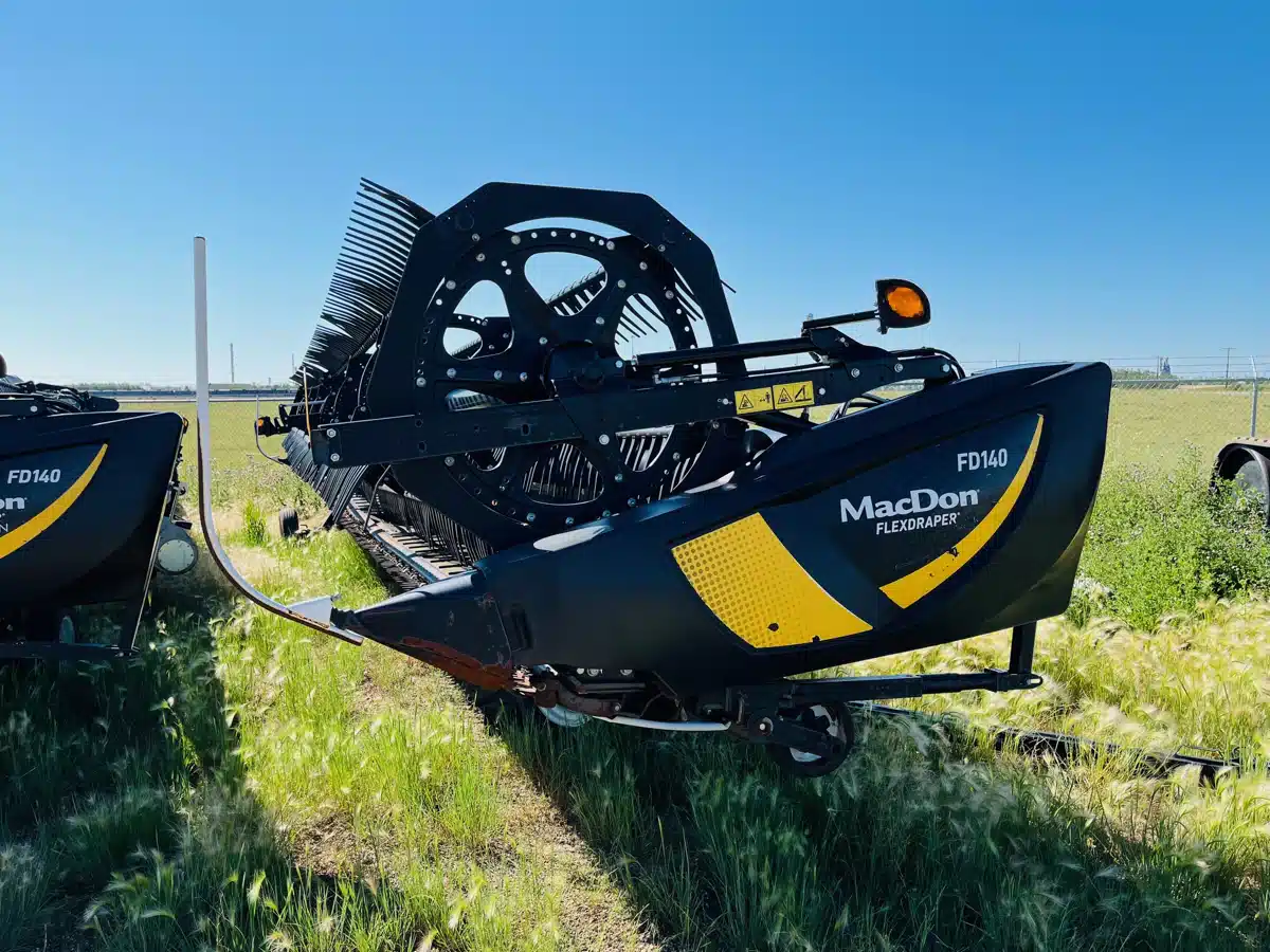 Gallery image 2 for 2021 MacDon FD140 Header Combine