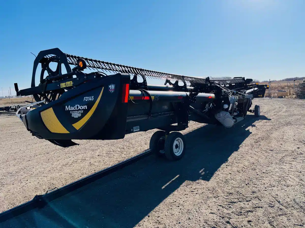 Gallery image 1 for 2019 MacDon FD75 Header Combine