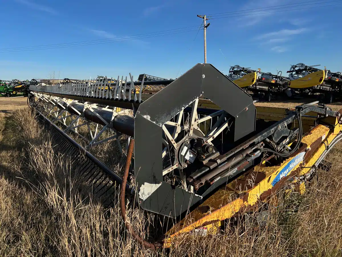 Gallery image 2 for Used 2008 Honey Bee HB36 Header Combine