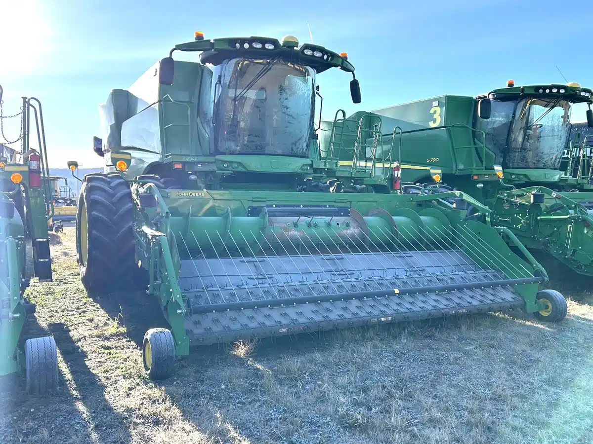 Gallery image 1 for Used 2019 John Deere S790 Combine
