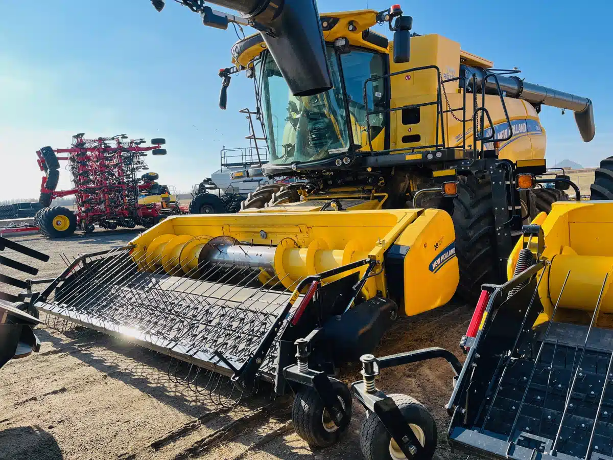 Gallery image 2 for Used 2019 New Holland CR10.90Z Combine