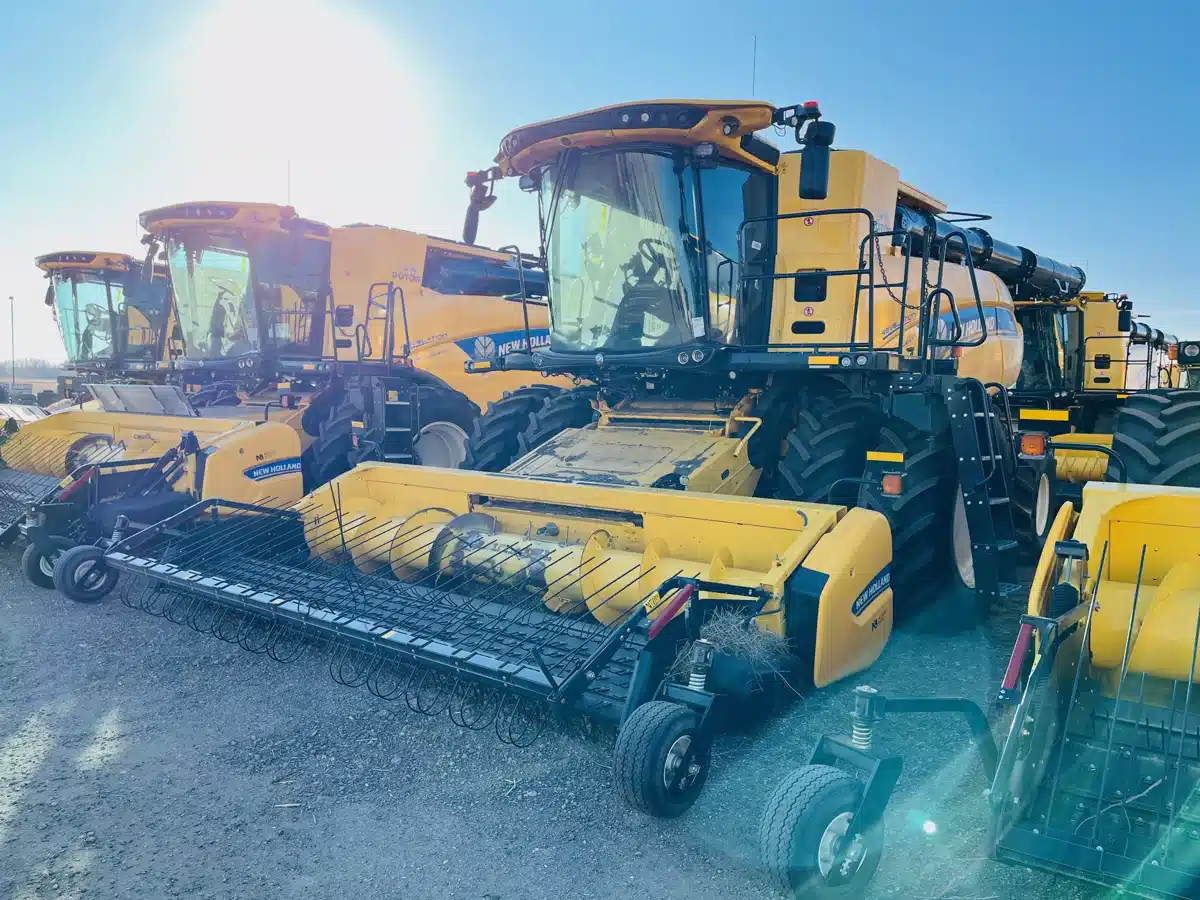 Gallery image 2 for Used 2021 New Holland CR9.90Z Combine