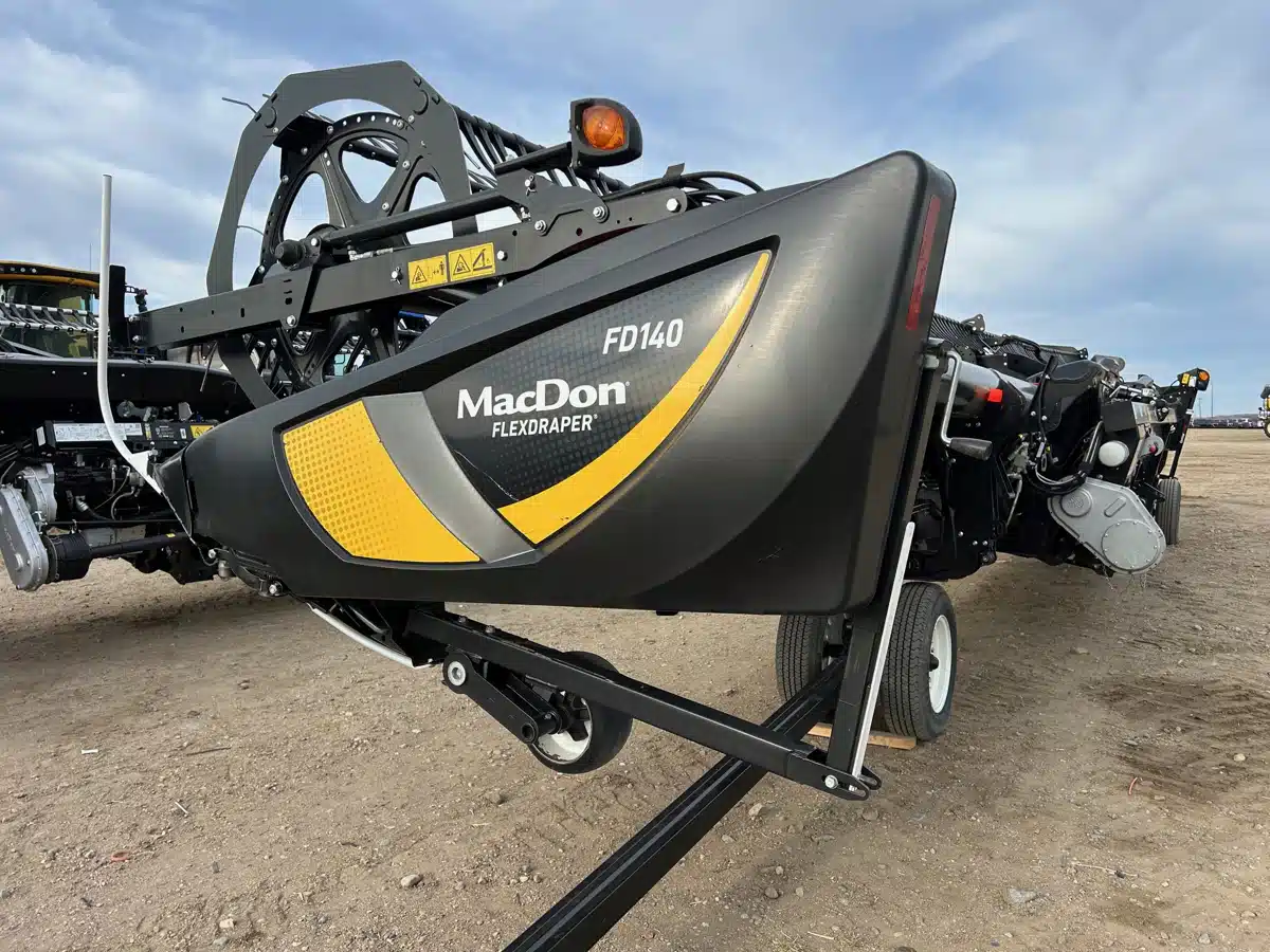 Used 2021 MacDon FD140DG-DK Header Combine