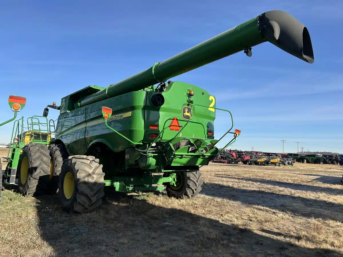 Gallery image 2 for Used 2019 John Deere S790 Combine