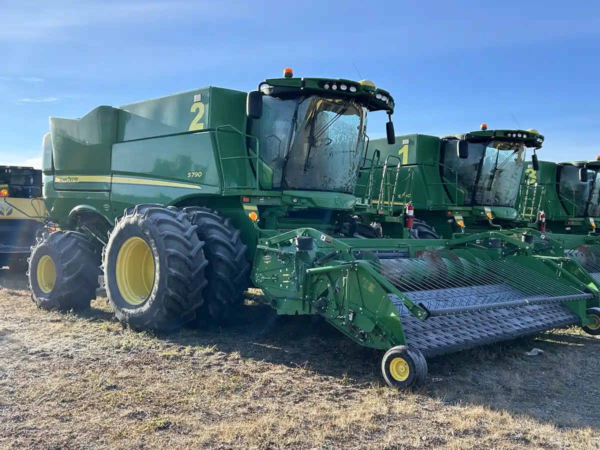 Gallery image 1 for Used 2019 John Deere S790 Combine