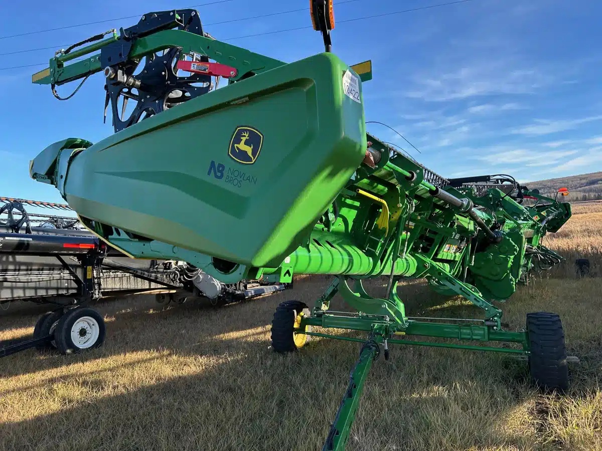 Gallery image 1 for 2023 MacDon FD240 Header Combine