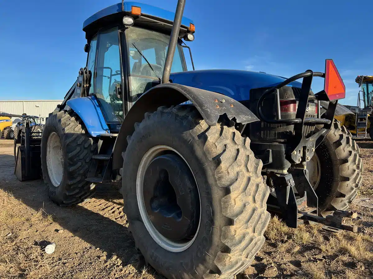Gallery image 2 for 2012 New Holland TV6070 Tractor