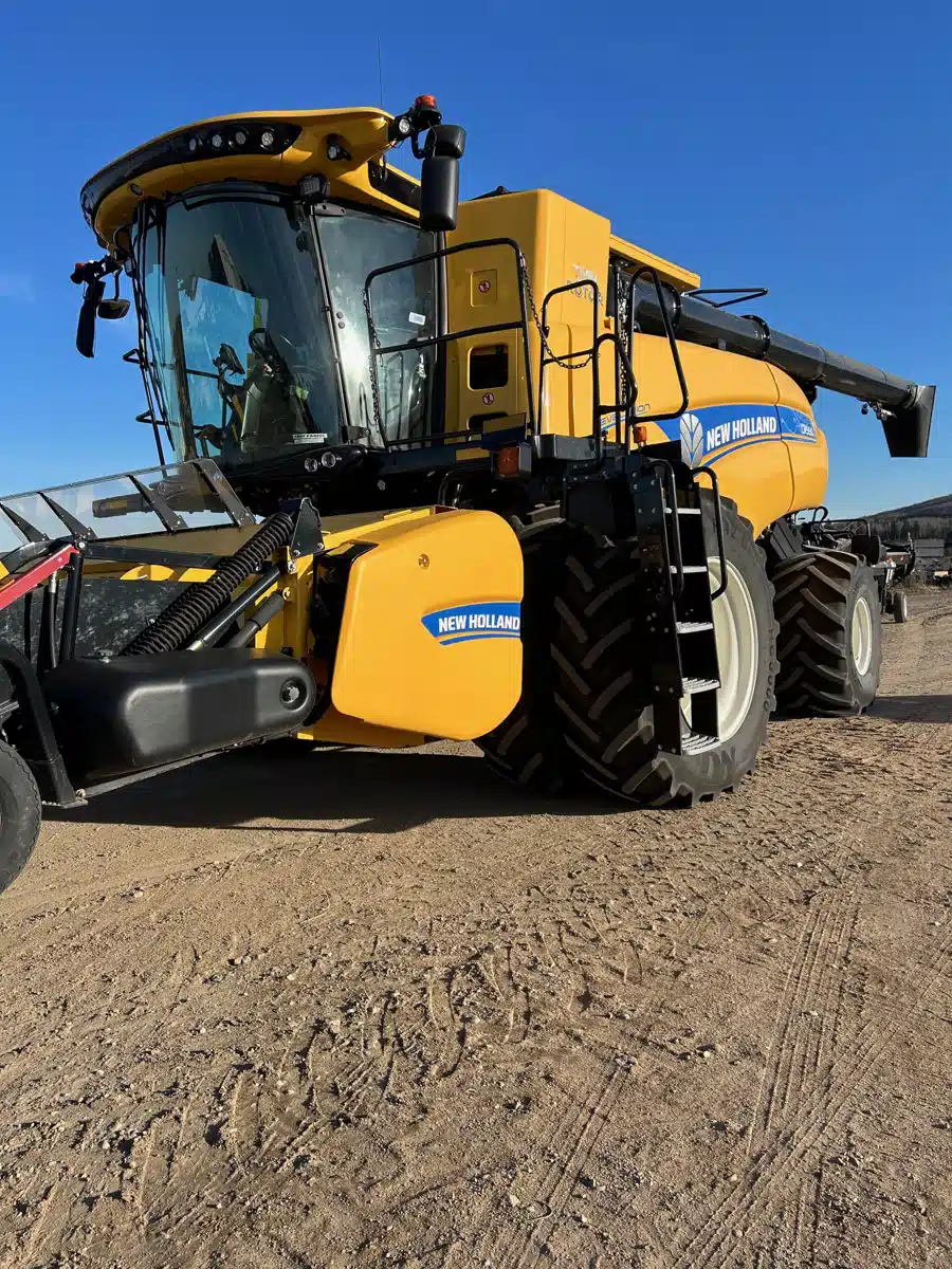 Gallery image 2 for 2021 New Holland CR9.90Z Combine