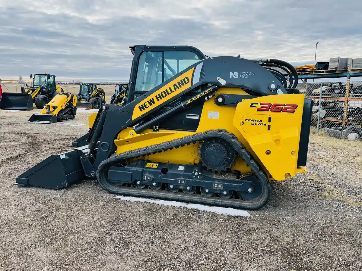 Gallery image 1 for 2023 New Holland C362 Track Loader