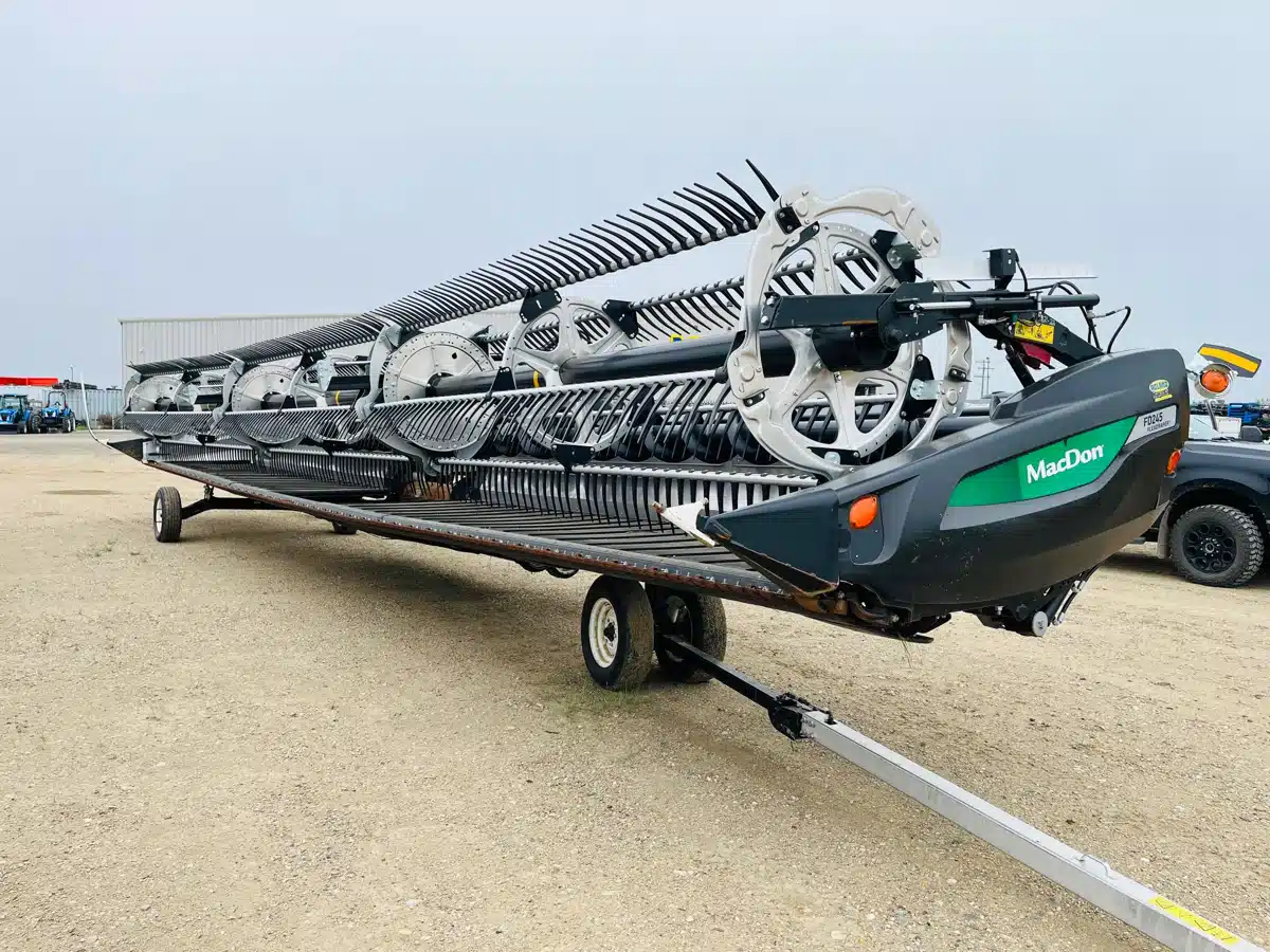 Gallery image 2 for 2022 MacDon FD245 Header Combine