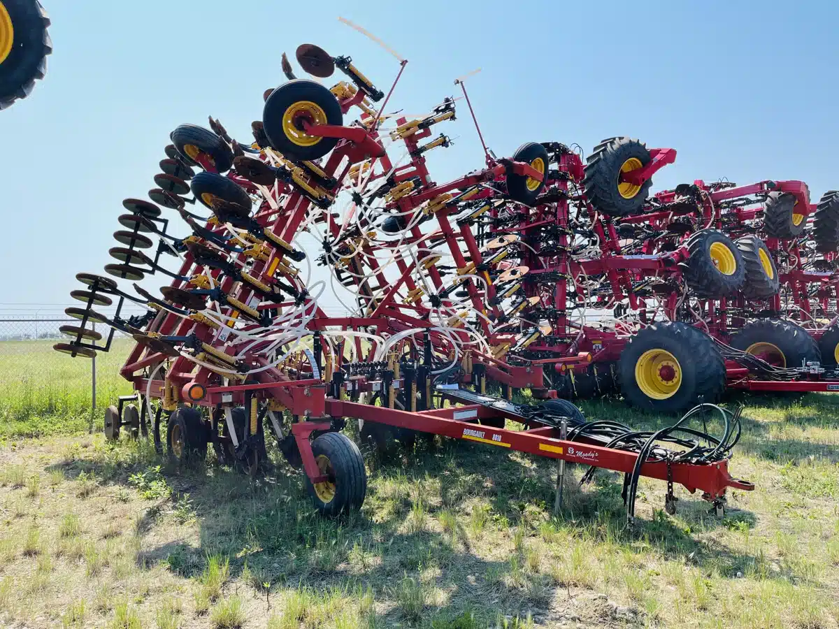 Gallery image 2 for 2004 Bourgault 8810 Air Drill