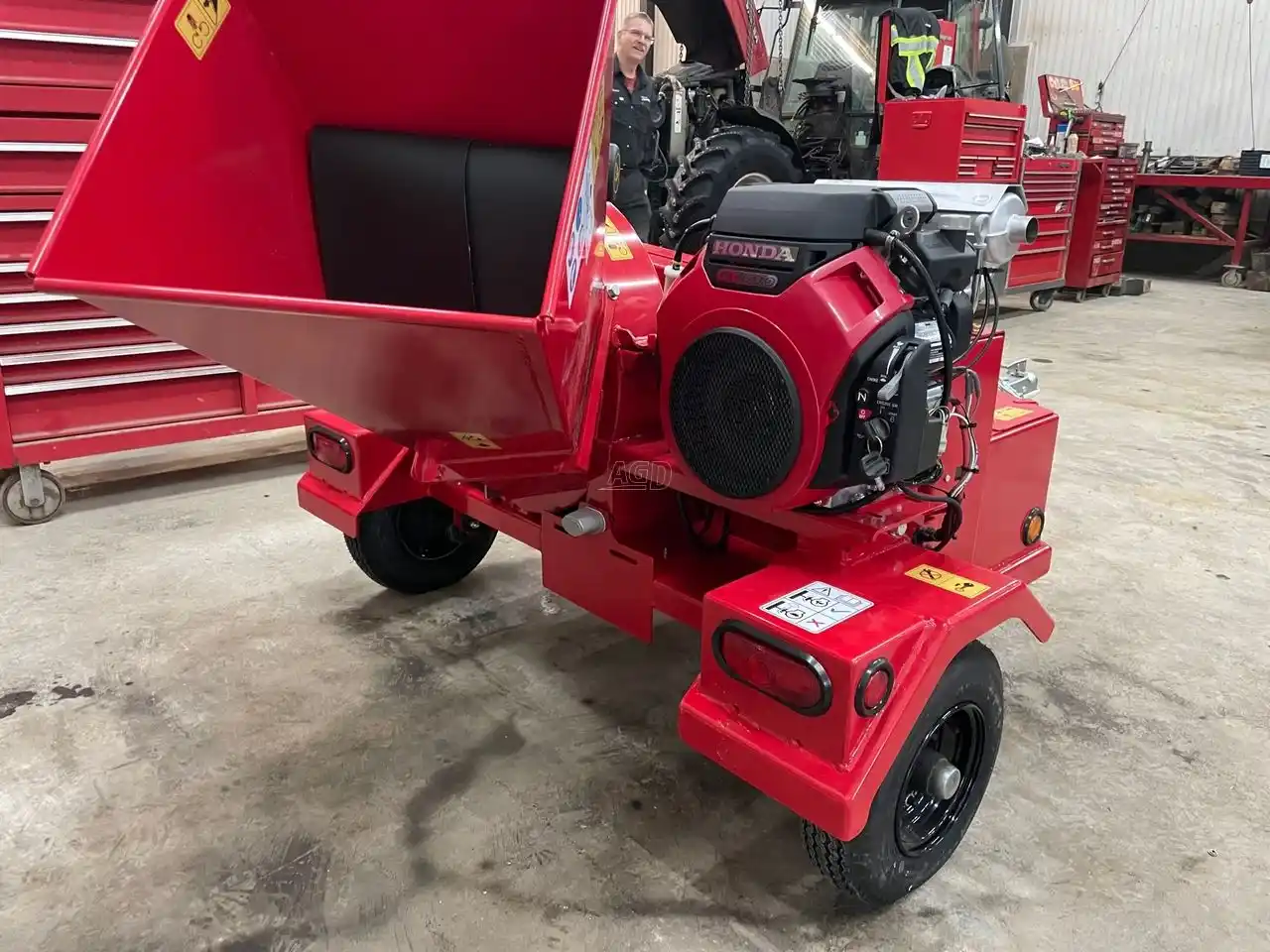 Gallery image 2 for New Wallenstein BXT4224 Wood Chipper