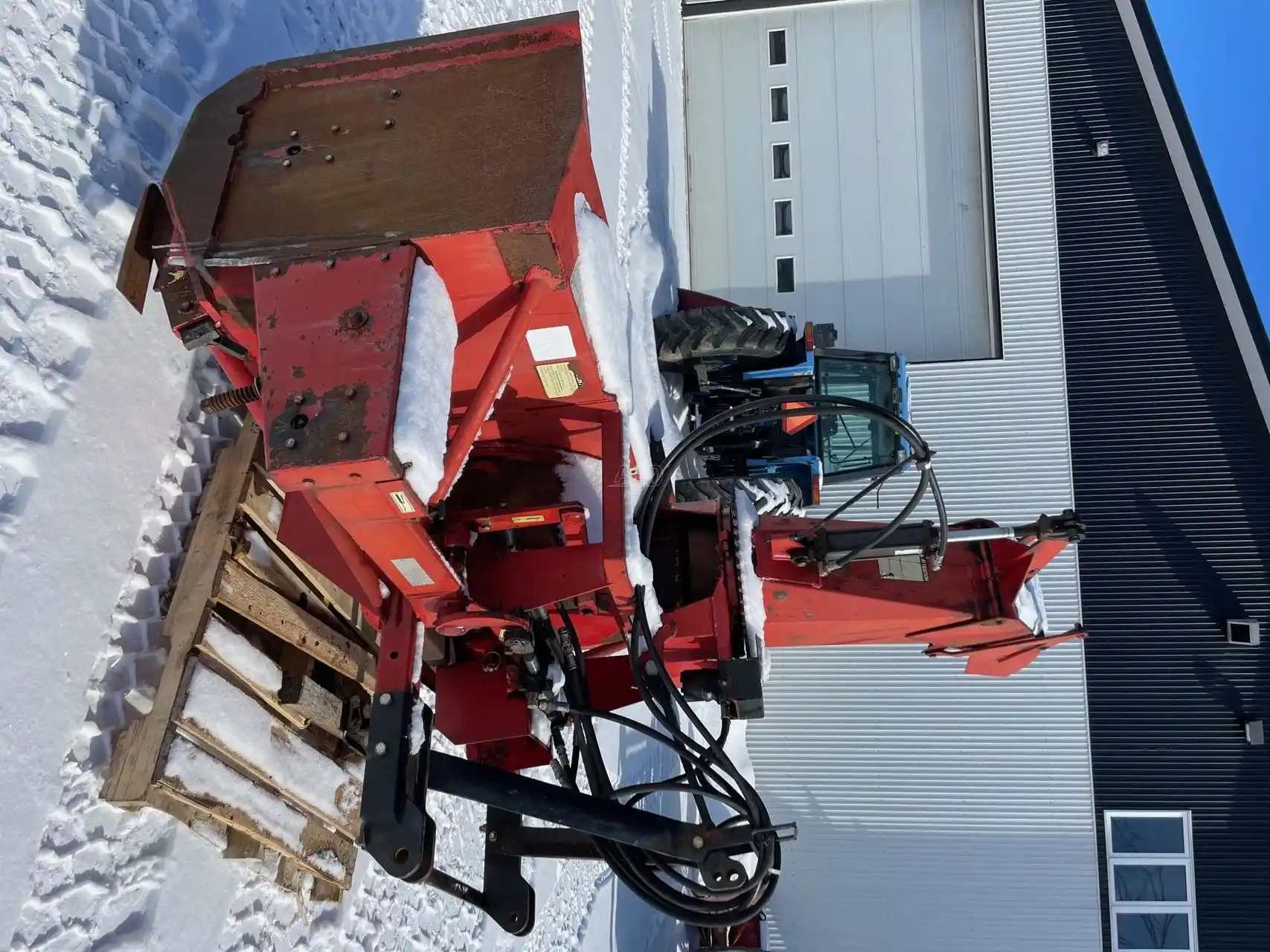 Gallery image 2 for Used Pronovost P-860 TRC Snow Blower