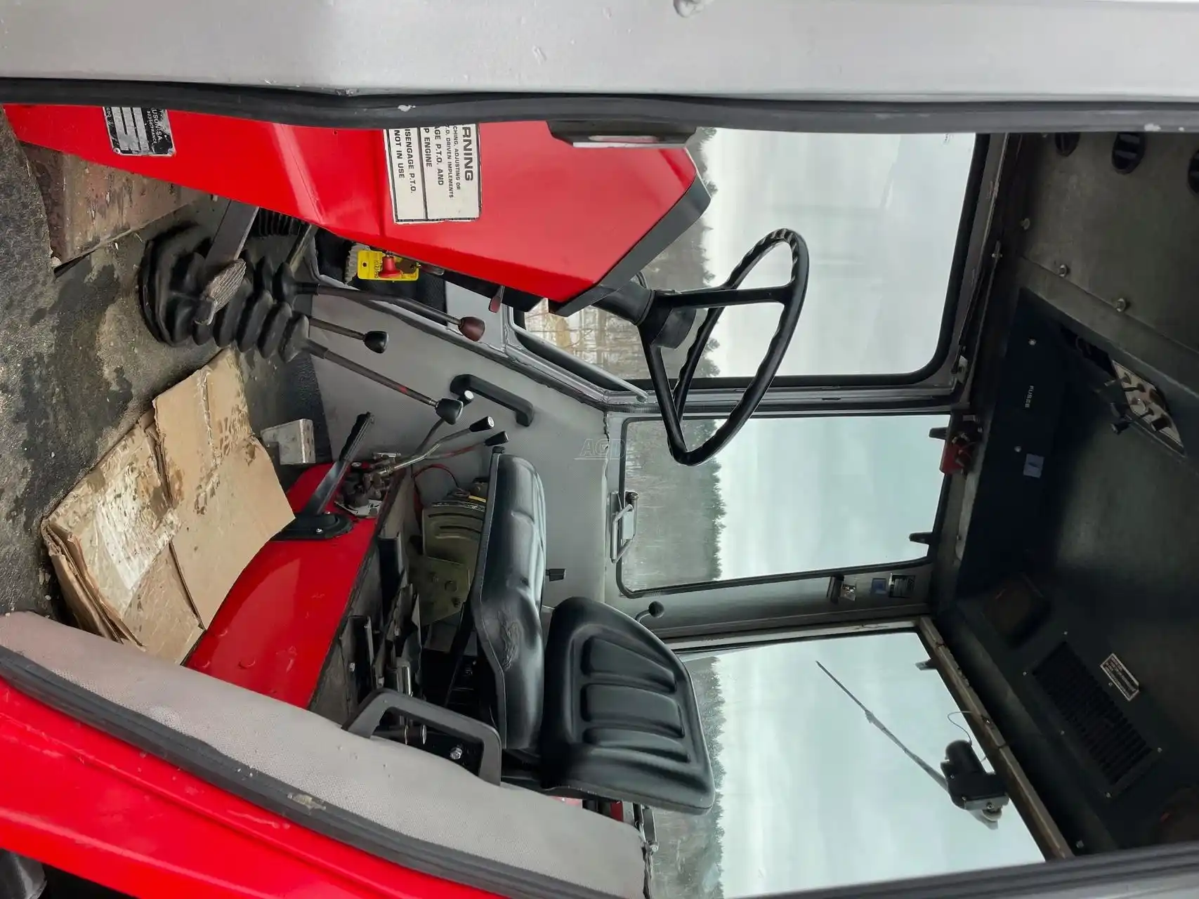 Gallery image 2 for Used 1986 Massey Ferguson 698 Tractor