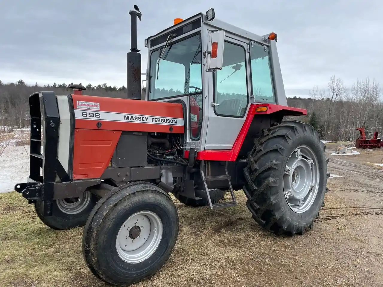 Gallery image 1 for Used 1986 Massey Ferguson 698 Tractor