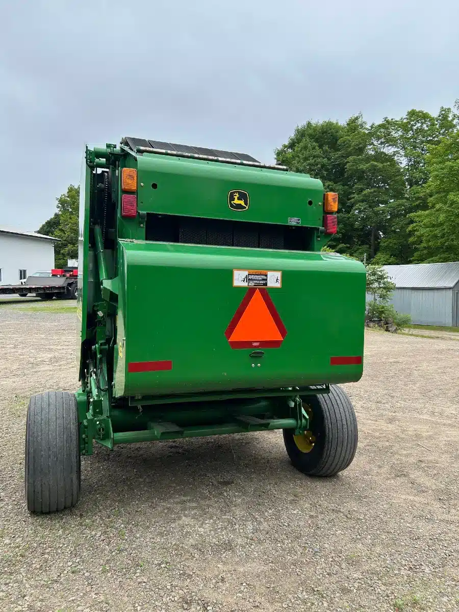 Gallery image 2 for Used 2004 John Deere 457 Round Baler