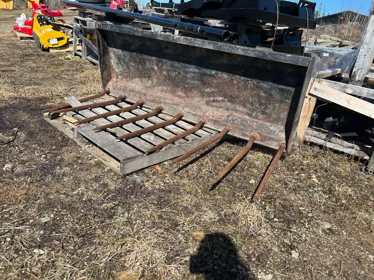 HLA Attachments MFE72 Manure Fork