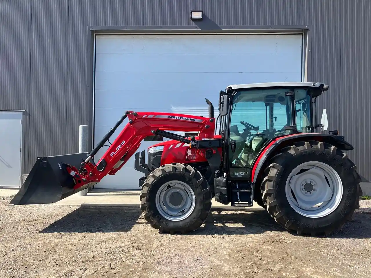 Gallery image 1 for Used 2020 Massey Ferguson 4710 Tractor