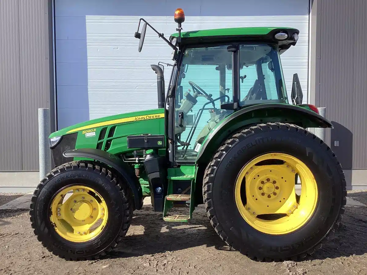 Gallery image 1 for Used 2018 John Deere 5090R Tractor