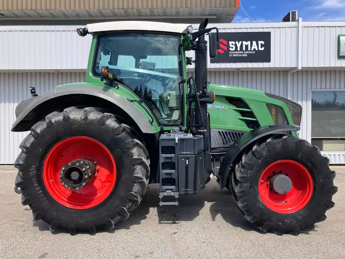 Gallery image 2 for Used 2011 Fendt 824 VARIO Tractor