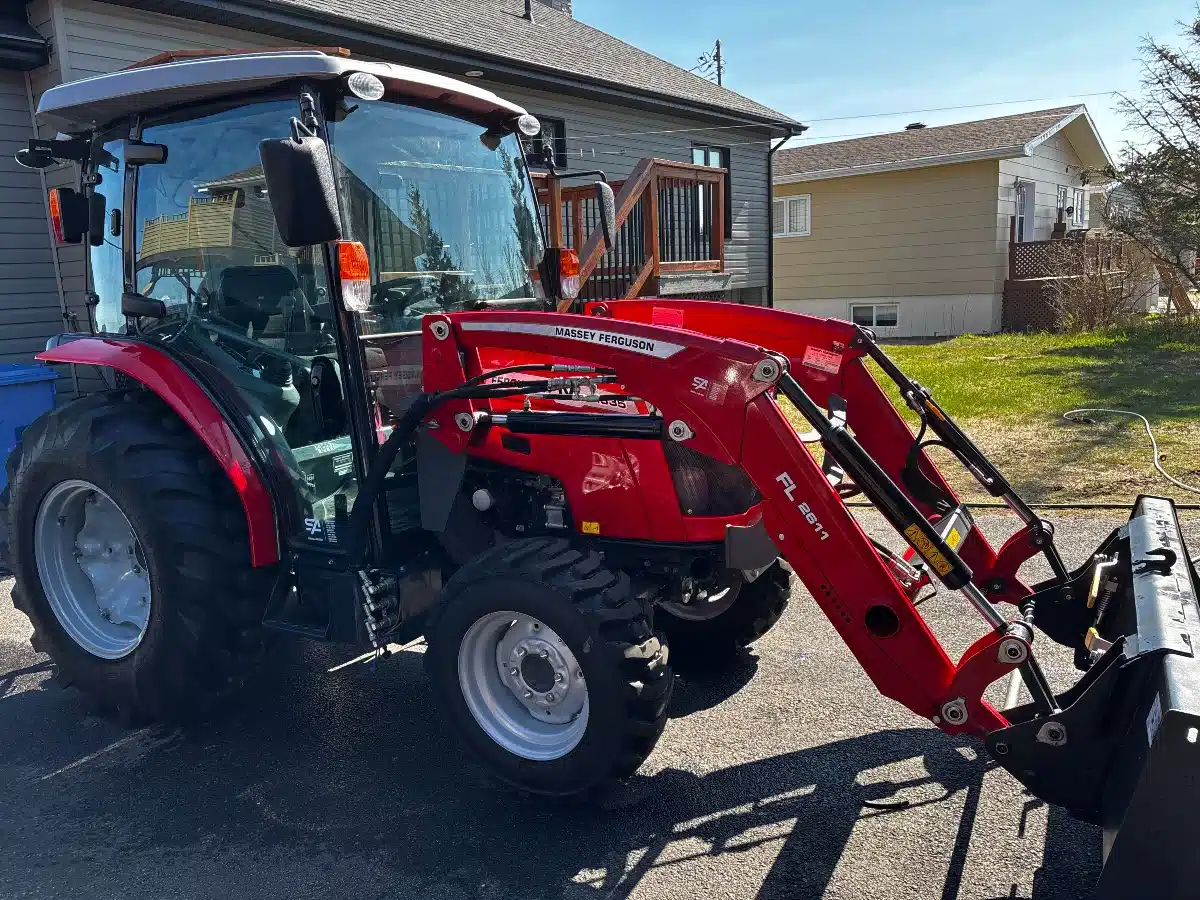 Gallery image 2 for Used 2022 Massey Ferguson 1835M Tractor