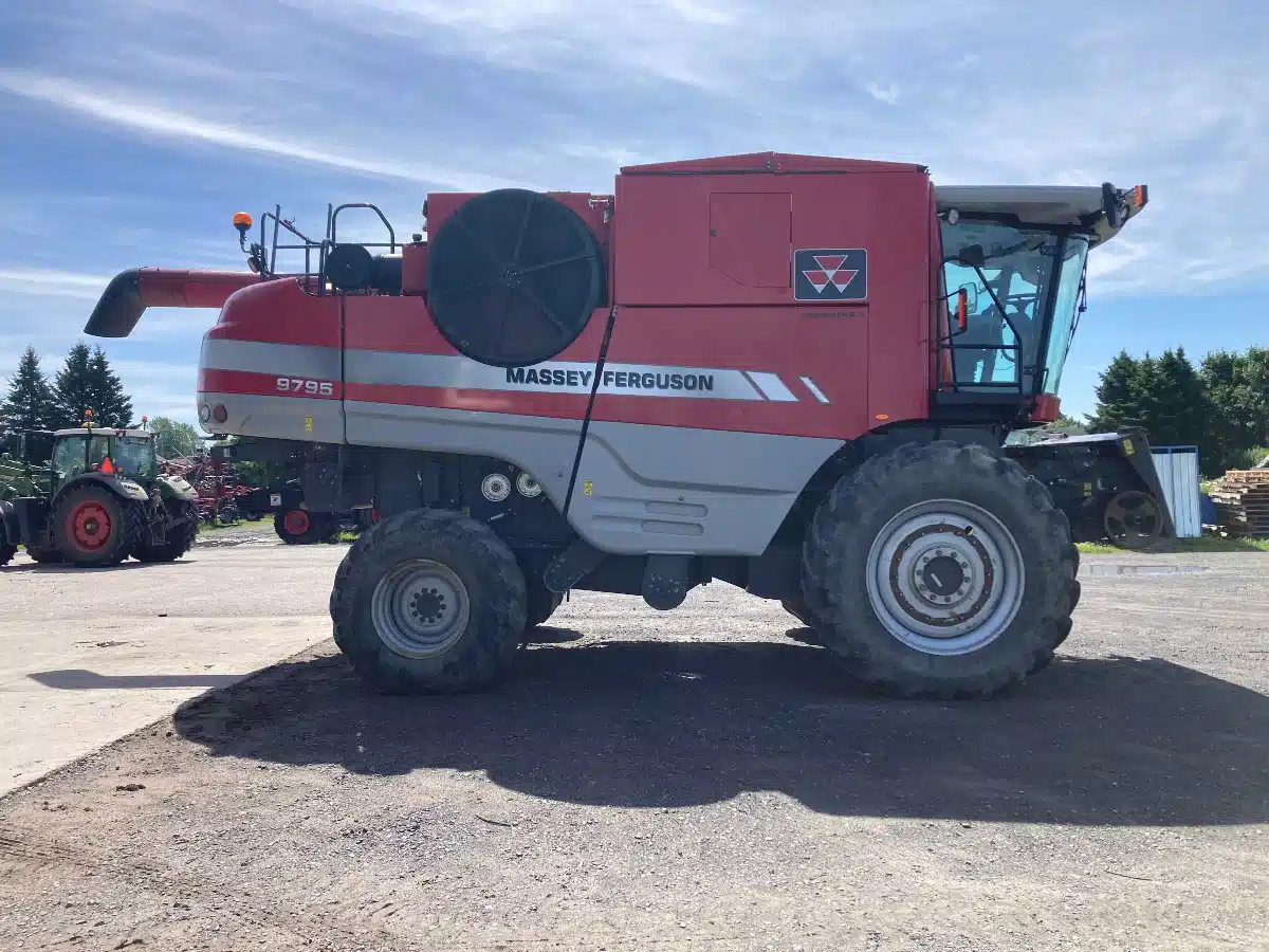 Gallery image 2 for Used 2009 Massey Ferguson 9795 Combine