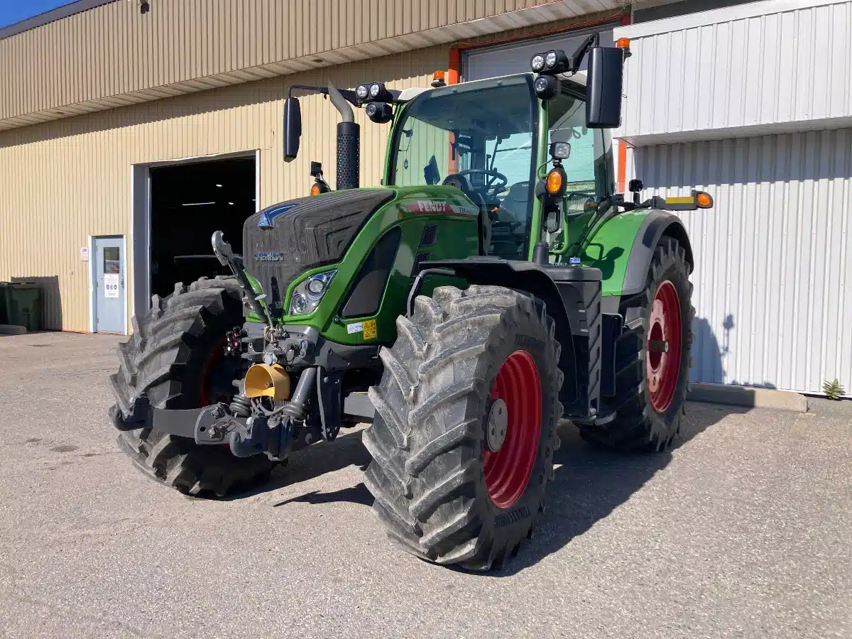 Used 2022 Fendt 724 VARIO Tractor