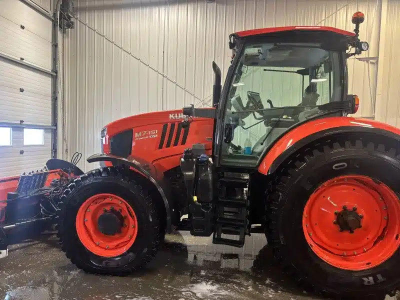 Gallery image 2 for 2018 Kubota M7-151 Tractor