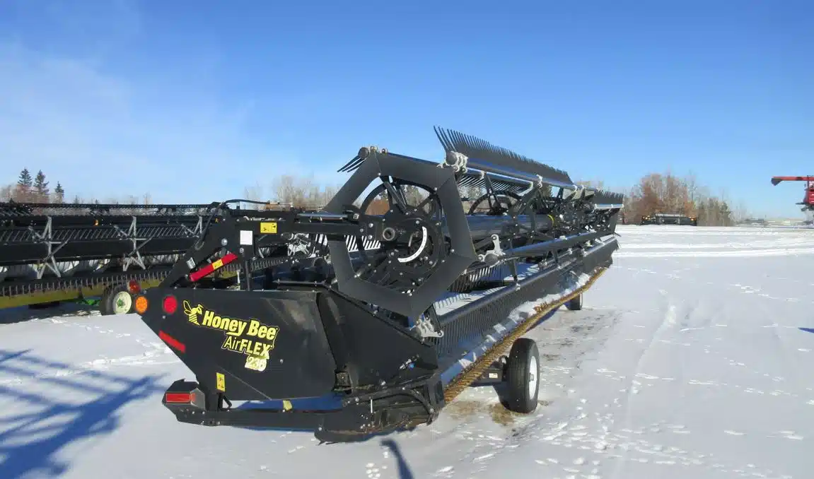 Gallery image 1 for Used 2017 Honey Bee AIRFLEX 36' 200 Header