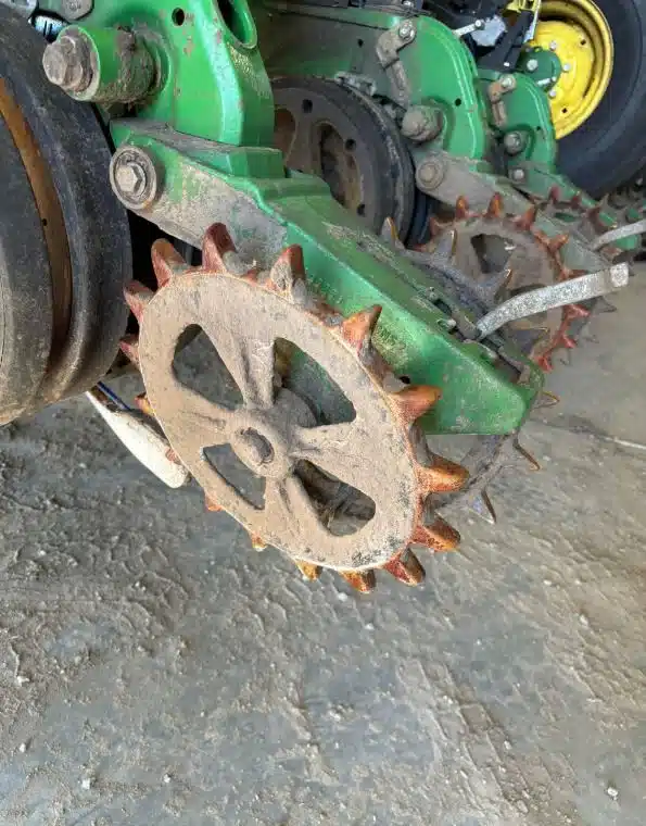 Gallery image 2 for Used 2016 John Deere 1775NT Planter