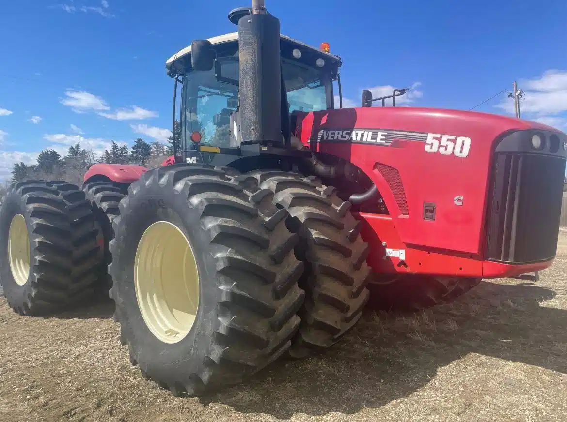 Gallery image 1 for 2012 Versatile 550 Tractor