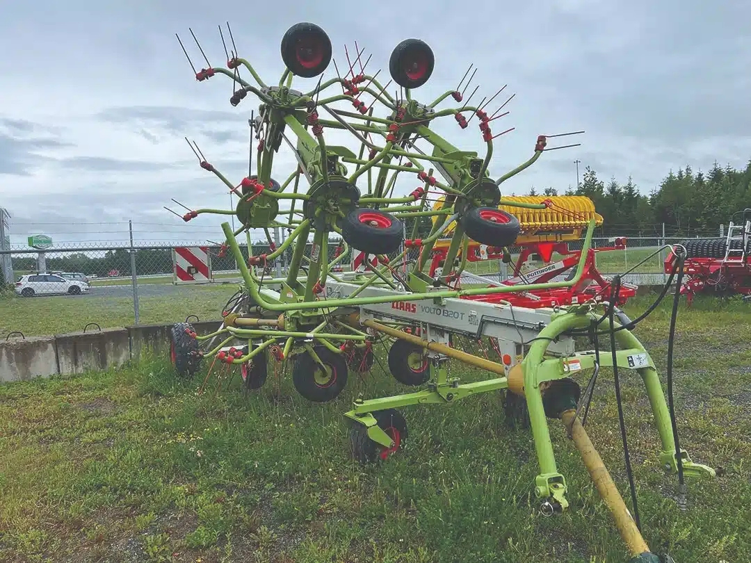 2011 CLAAS VOLTO 1320T Tedder