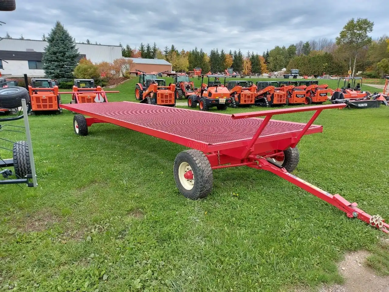Gallery image 1 for New Creekbank Welding 30FT Bale Wagon