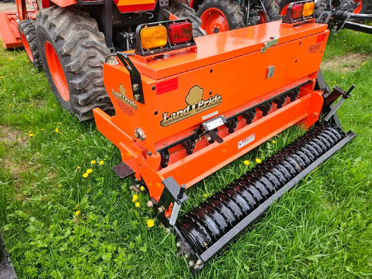 Gallery image 2 for New 2023 Kubota APS1560 Seeder