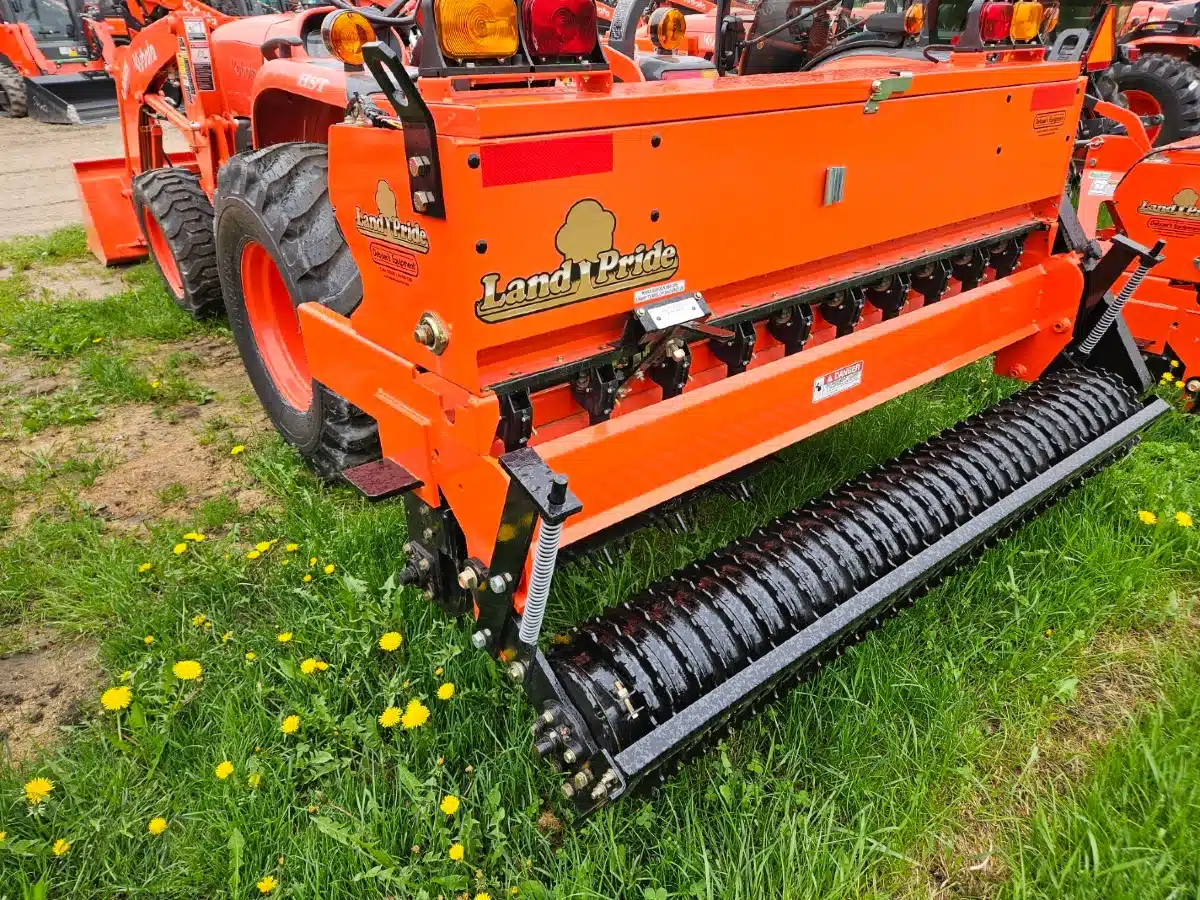 Gallery image 2 for New 2023 Kubota APS1572 Seeder