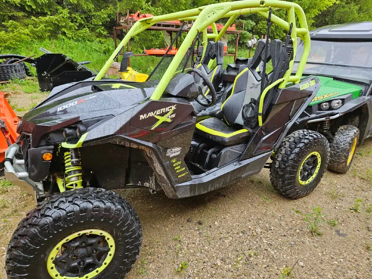 Gallery image 1 for Used 2016 Can-Am MAVERICK DPS 1000 Utility Vehicle