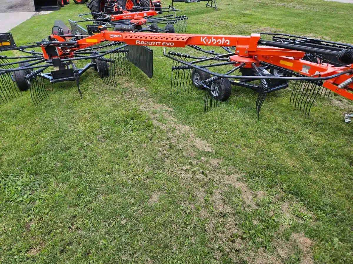 Gallery image 1 for New 2022 Kubota RA2071T EVO Rake