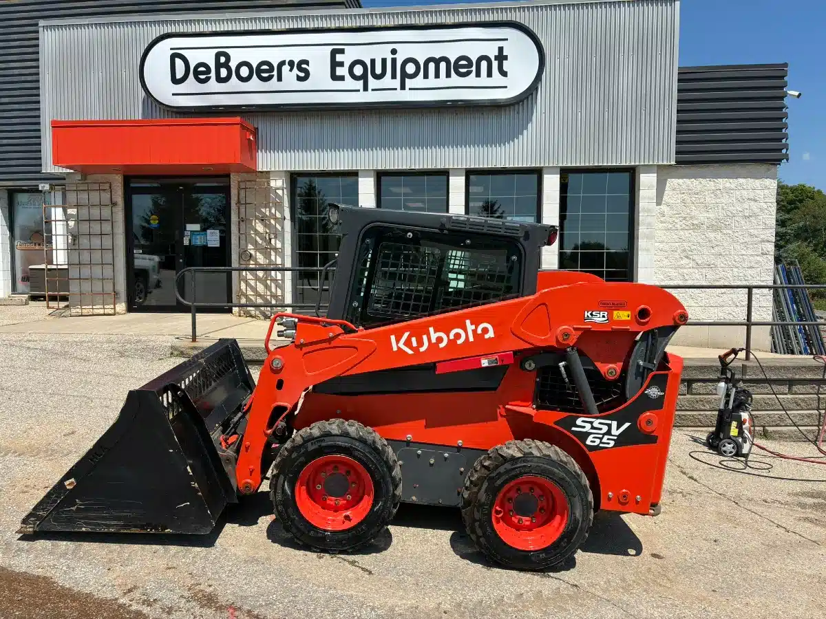 Gallery image 1 for 2023 Kubota SSV65 Skid Steer