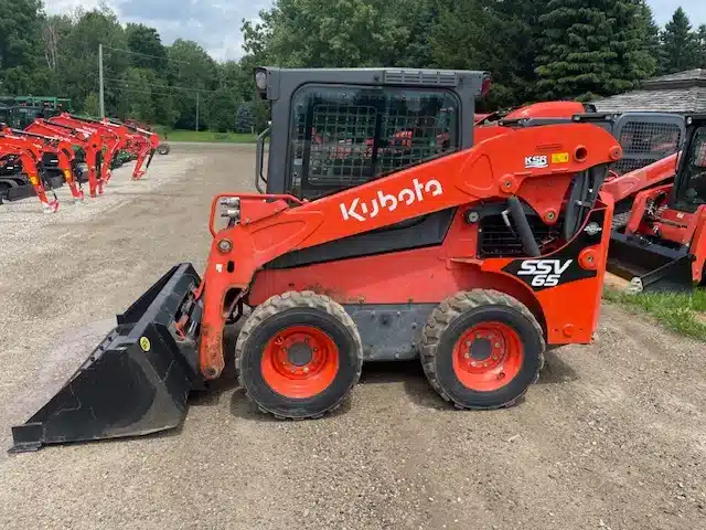 Gallery image 2 for Used 2022 Kubota SSV65 Skid Steer
