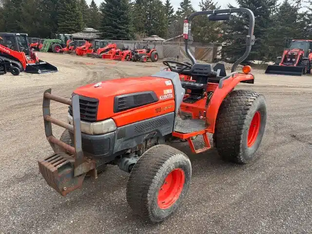 Gallery image 2 for 2005 Kubota L3830HST Tractor