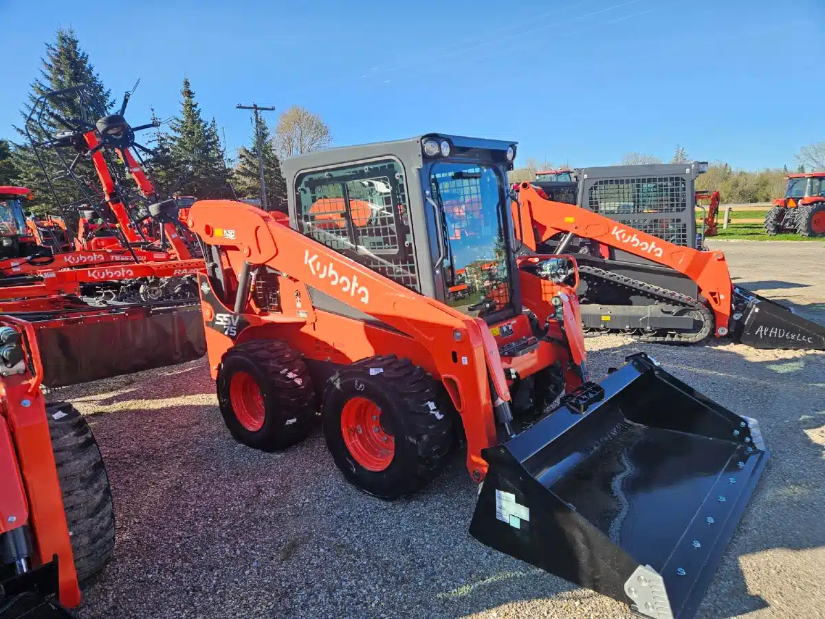 Gallery image 1 for 2026 Kubota SSV75P Skid Steer