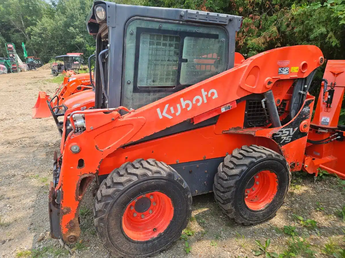 Gallery image 2 for 2021 Kubota SSV75P Skid Steer