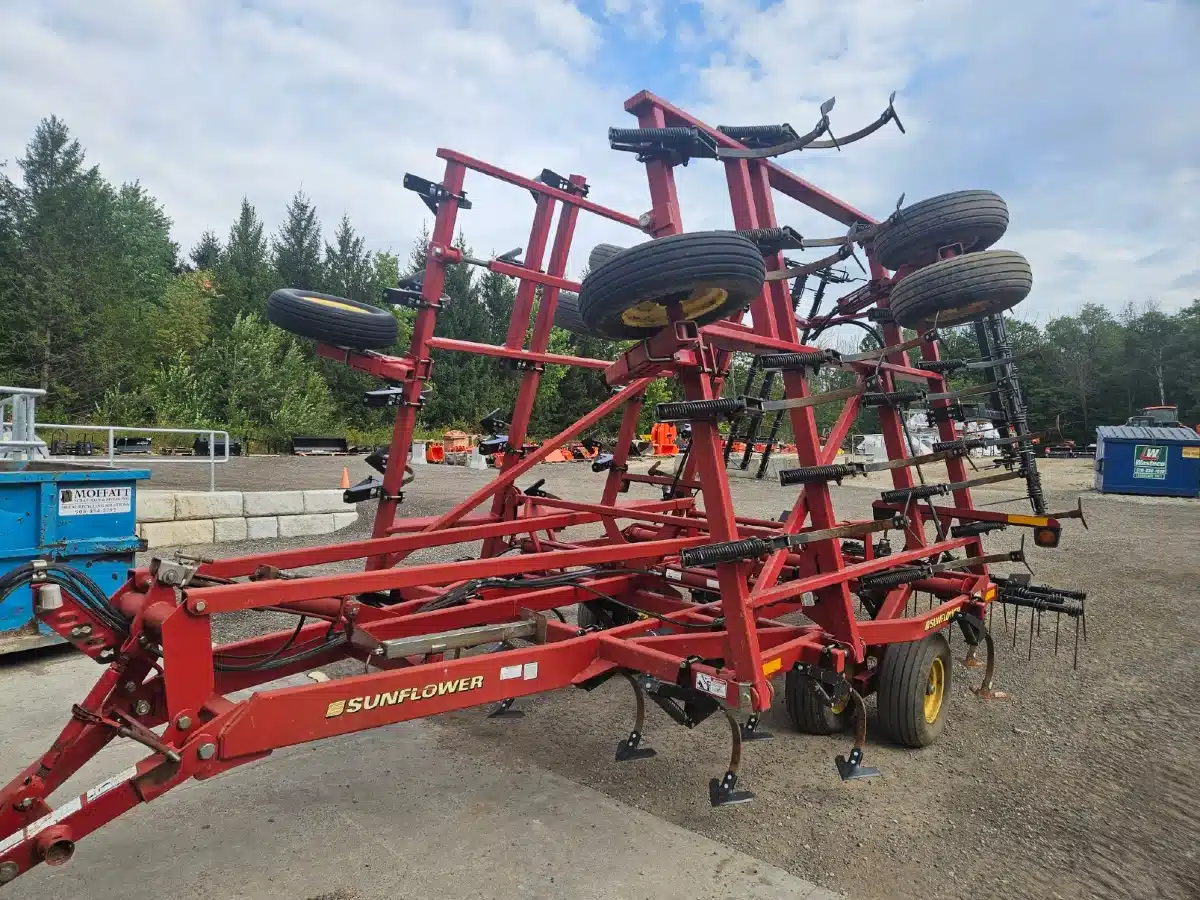 Photo de la Galerie 1 pour Sunflower 5035-28 Cultivateur