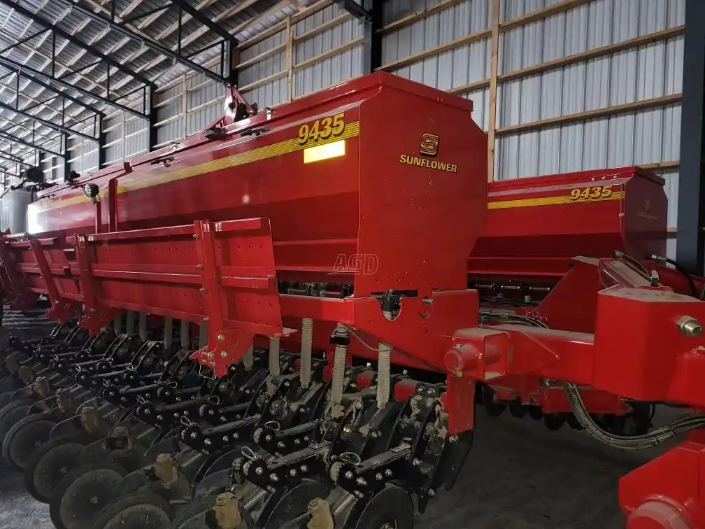 Gallery image 1 for Used 2015 Sunflower 9435 Drill