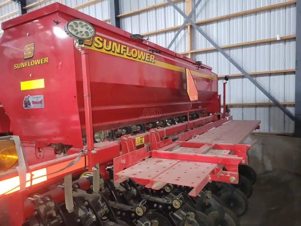 Gallery image 2 for Used 2015 Sunflower 9435 Drill